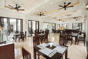 Daily continental breakfast for a fee - DAD RESORT (Phu Quoc)