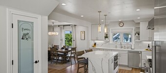 Iaorana: Newly remodeled luxury 4 bedroom with Ocean Views