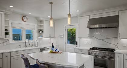 Iaorana: Newly remodeled luxury 4 bedroom with Ocean Views