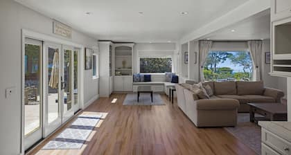 Iaorana: Newly remodeled luxury 4 bedroom with Ocean Views