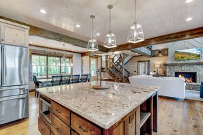 Interior - Daybreak Ridge - Blue Ridge, GA. (Blue Ridge)