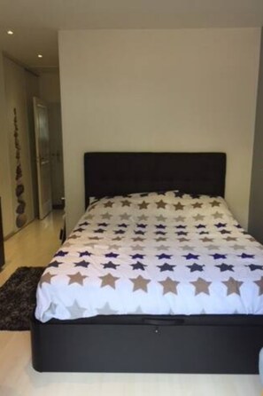 3 dormitorios, tabla de planchar con plancha, wifi gratis