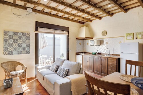 Apartamento 'Clara 1' cerca del mar con terraza y Wi-Fi