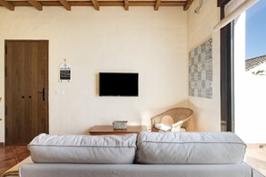 TV, fireplace - Apartment 'Clara 1' close to the Sea with Terrace & Wi-Fi (Conil)