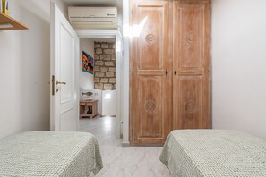 2 habitaciones, tabla de planchar con plancha y wifi gratis 