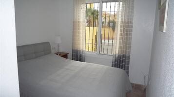 2 bedrooms, free WiFi, bed sheets