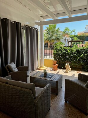 Property grounds - Holiday Home 'Villa Casa del Sol' with Mountain View, Pool and Wi-Fi (Mazarrón)