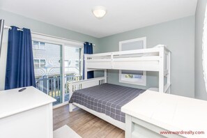 4 bedrooms, iron/ironing board, free WiFi, bed sheets