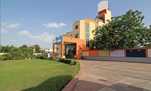 Front of property - Jypore Saffron Inn & Suites (Jaipur)