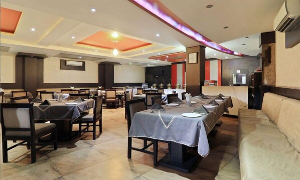 Restaurant - Jypore Saffron Inn & Suites (Jaipur)