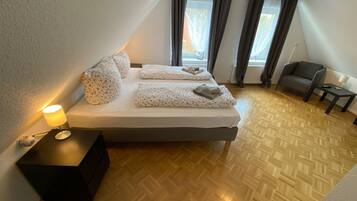 Familienhaus, 4 Schlafzimmer, Nichtraucher, Gartenblick | 2 Schlafzimmer, Bettwäsche