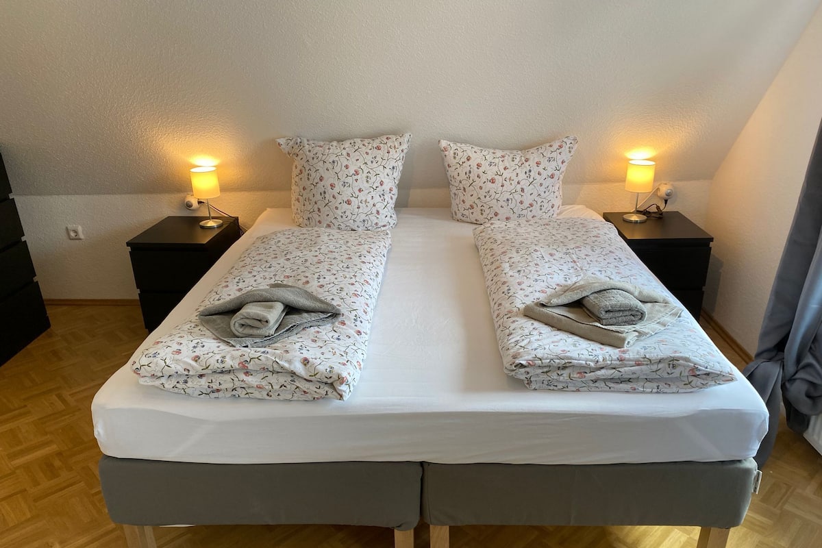Family House, 4 Bedrooms, Non Smoking, Garden View | 2 bedrooms, bed sheets