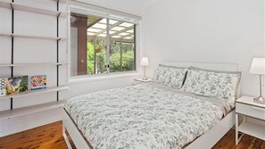 3 bedrooms, bed sheets