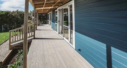 Weld Cottage near Tataraimaka Beach