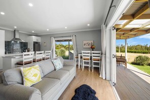 Fireplace - Tranquil Cottage Near Tataraimaka Beach (New Plymouth)