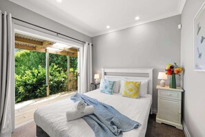 2 chambres, fer et planche à repasser, Wi-Fi, draps fournis