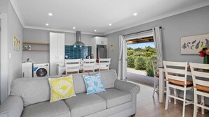 Living area - Tranquil Cottage Near Tataraimaka Beach (New Plymouth)