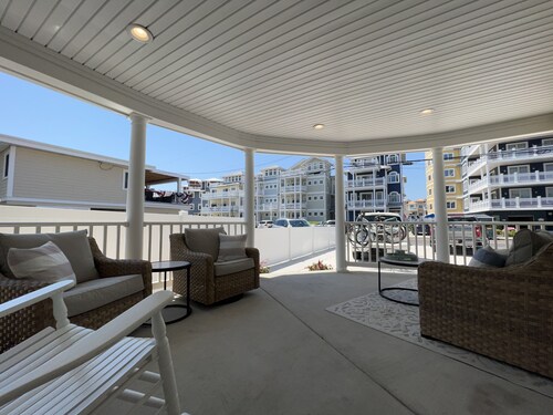 Gorgeous Recently Renovated First Floor Beach Block Townhome!