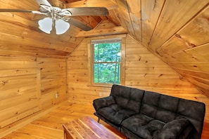 TV, fireplace - Charming Murphy Cabin w/ Porch - Near Hiking! (Murphy)