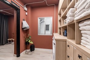 Interior detail - Bob W Madrid Atocha (Madrid)