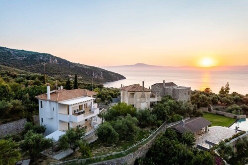 Kitries Summer Getaway - Eden Cozy Suite