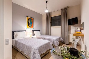 Bügeleisen/Bügelbrett, Reisekinderbett, WLAN, Bettwäsche