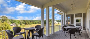 Spacious Home With 4 Master Suites In Quiet Community 4 Bedroom Home by Redawning