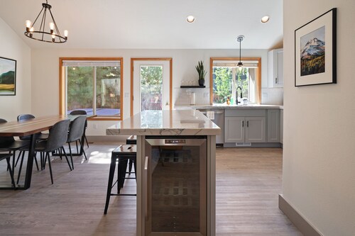 Quail Covey 3 Bedroom Home by RedAwning