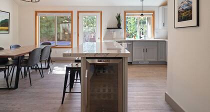 Quail Covey 3 Bedroom Home by RedAwning