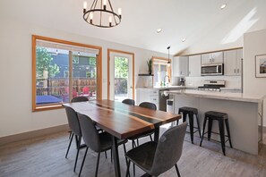 Rumah, 3 kamar tidur | Dapur pribadi | Lemari es, oven, mesin pembuat kopi/teh, dan pemanggang roti