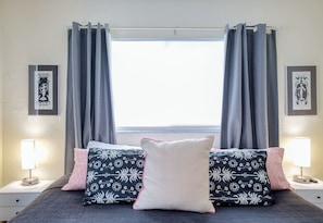 3 bedrooms, desk, iron/ironing board, free WiFi