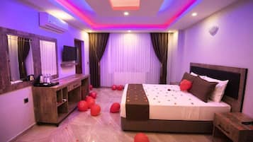 Business Single Room | Soundproofing, free WiFi