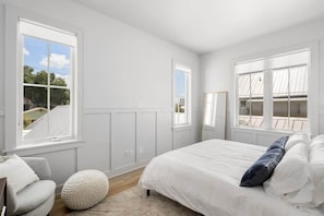 3 bedrooms, desk, iron/ironing board, WiFi