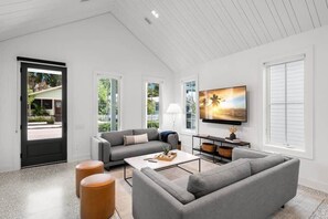 TV, stereo, offices