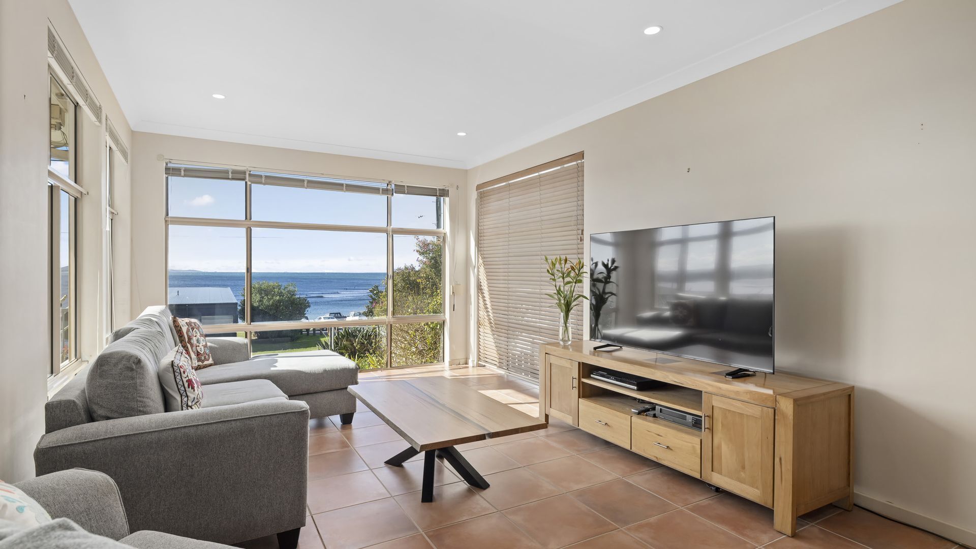 Smart TV, streaming services