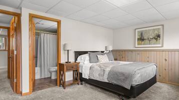 4 bedrooms, desk, iron/ironing board, travel crib