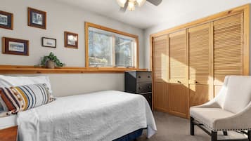 4 bedrooms, iron/ironing board, travel crib, WiFi