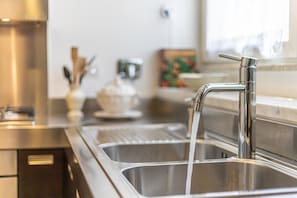 Kühlschrank, Ofen, Herdplatte, Geschirrspüler