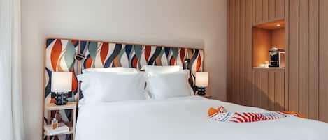 2 bedrooms, free minibar items, in-room safe, desk