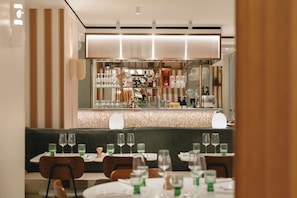 Breakfast and lunch served  - Padam Hôtel (Paris)
