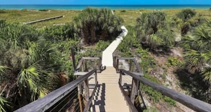 Welcome to THE HIVE. A hub for peace and relaxation. DIRECT GULF views