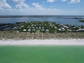 On the beach - Welcome to THE HIVE. A hub for peace and relaxation. DIRECT GULF views (Placida)