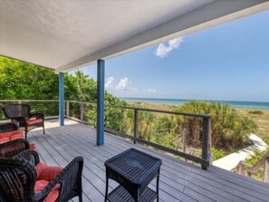 Property grounds - Welcome to THE HIVE. A hub for peace and relaxation. DIRECT GULF views (Placida)