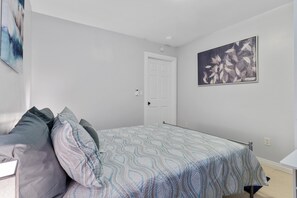 1 chambre, bureau, fer et planche à repasser, accès au Wi-Fi (inclus)