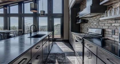 Spectacular stilted home with amazing views.