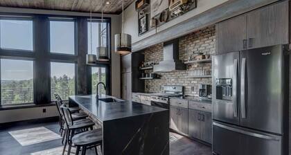 Spectacular stilted home with amazing views.