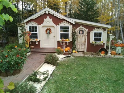 Charming 1-bedroom cottage in fantastic Fort Fairfield with AC