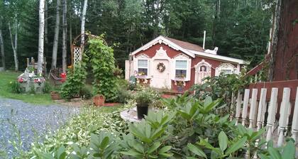 Charming 1-bedroom cottage in fantastic Fort Fairfield with AC