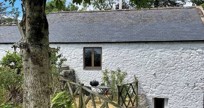 Pass the Keys | Beautiful 2BR Converted Mill - Idyllic Location