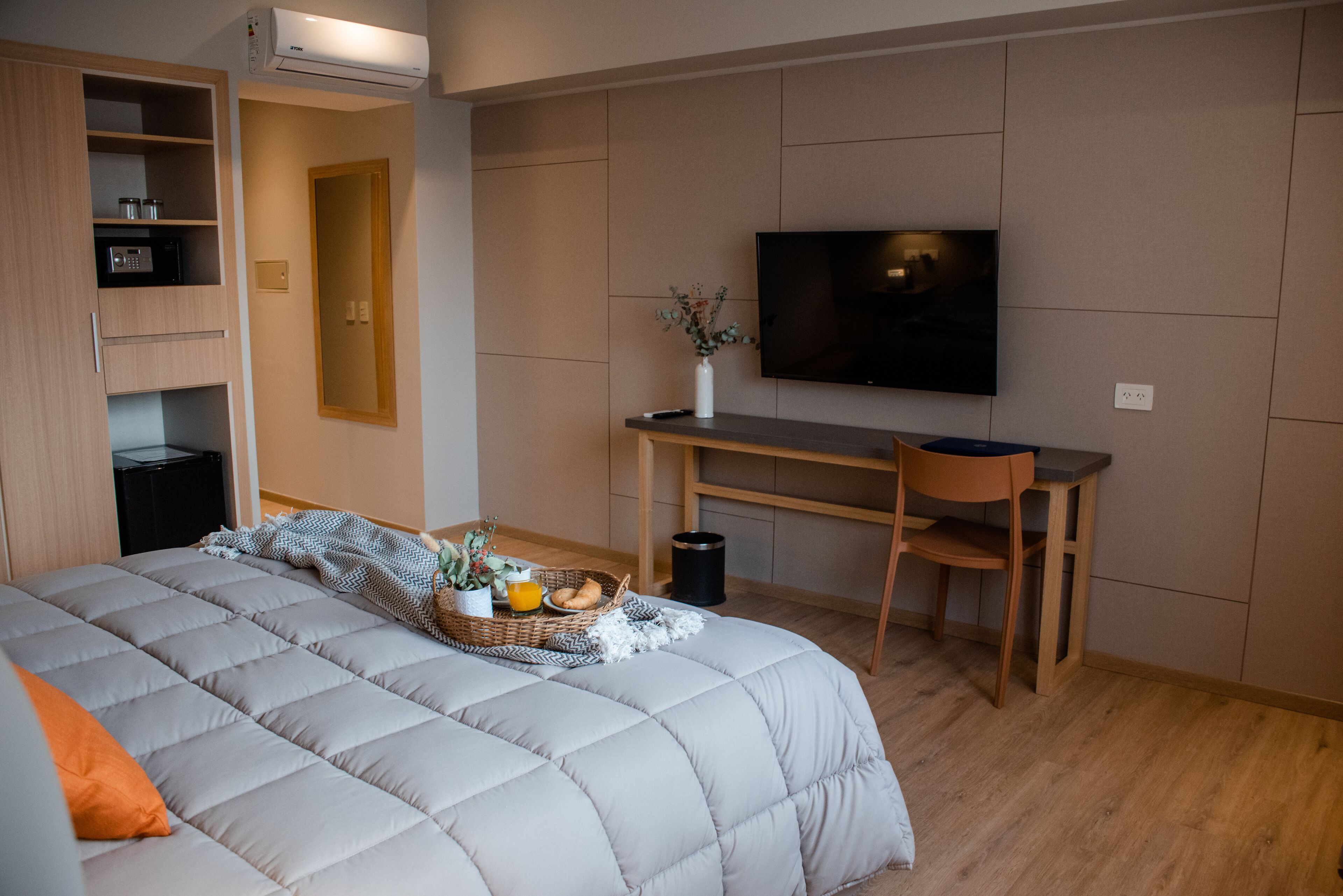 고급 침구, 오리/거위털 이불, 필로우탑 침대, 미니바